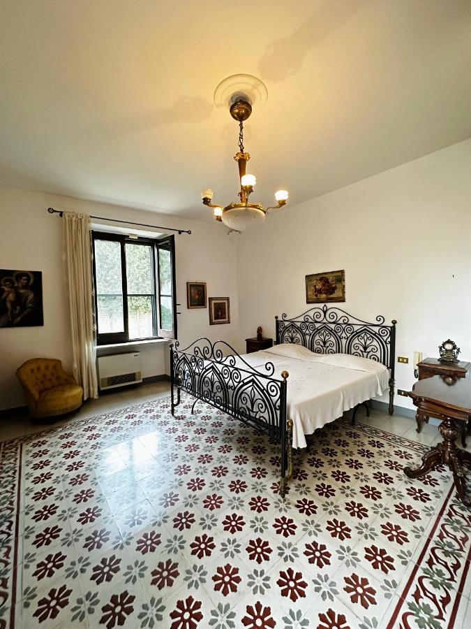 Elegante Appartamento Nel Cuore Del Barocco Lecce Exterior foto