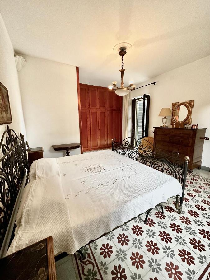Elegante Appartamento Nel Cuore Del Barocco Lecce Exterior foto