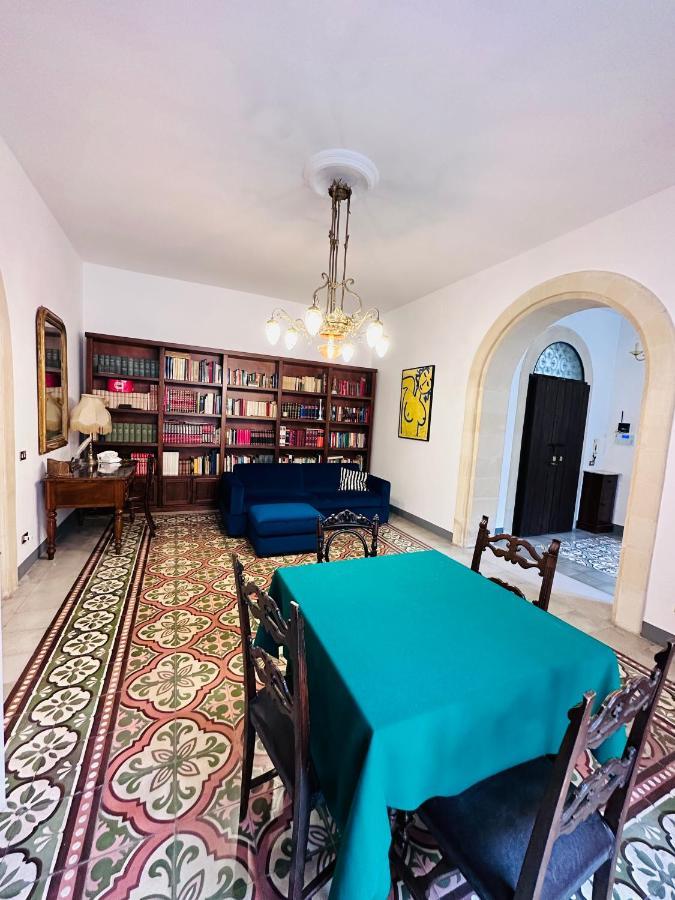 Elegante Appartamento Nel Cuore Del Barocco Lecce Exterior foto